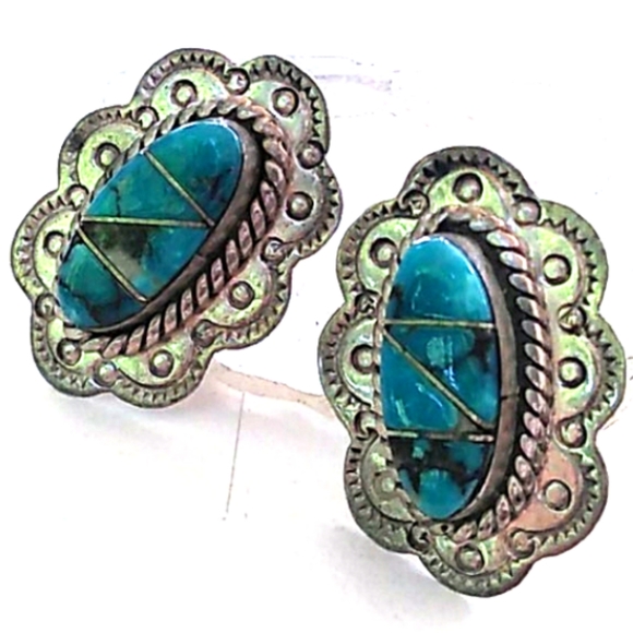 Native American Natural Turquoise Inlay Hand Stamped Scalloped Sterling Silver - Picture 5 of 16